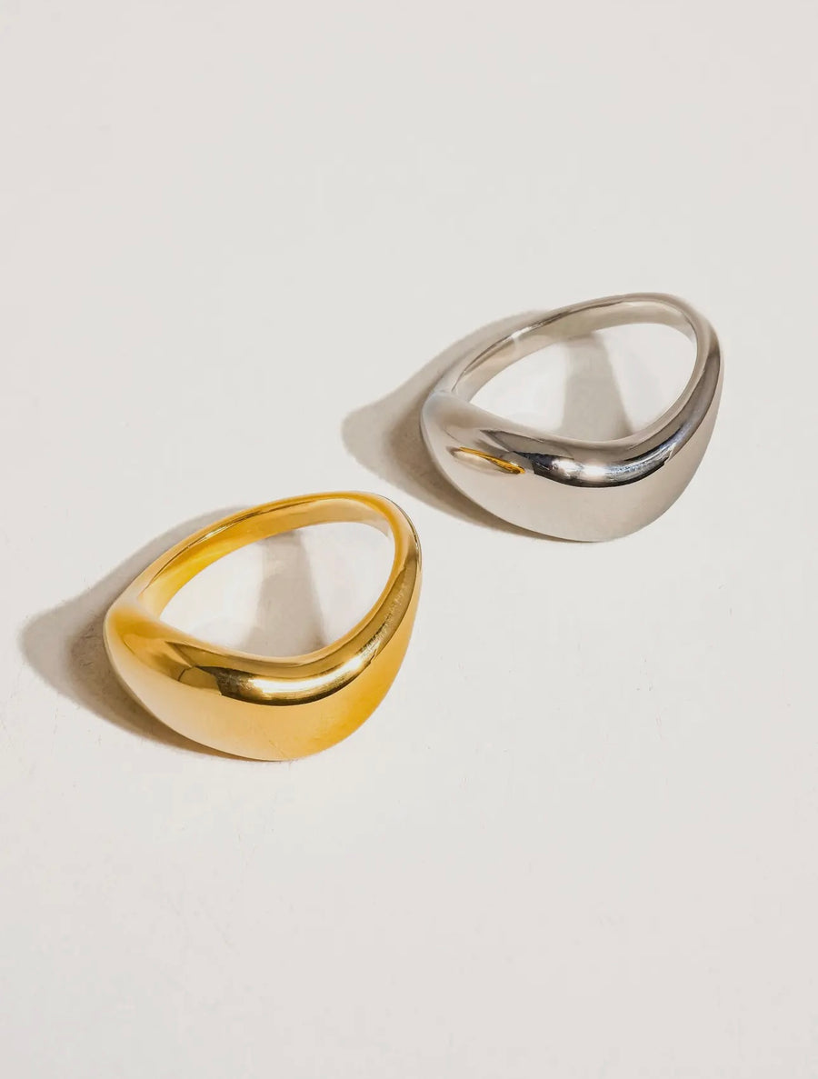 Erin Wavy Band Ring