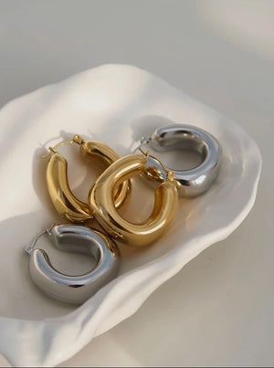 Hunter U-Hoop Earrings- Silver