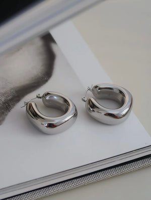 Hunter U-Hoop Earrings- Silver